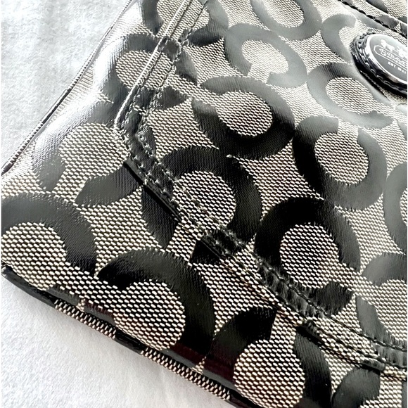 COACH Signature C Vintage crossbody❤️ - Picture 4 of 7